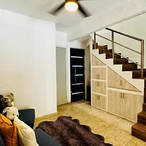 Habitación en casa particular Franks House 