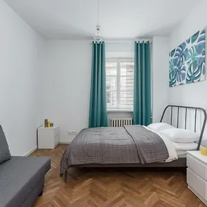 Chill Brzozowa Old Town Апартаменты Варшава