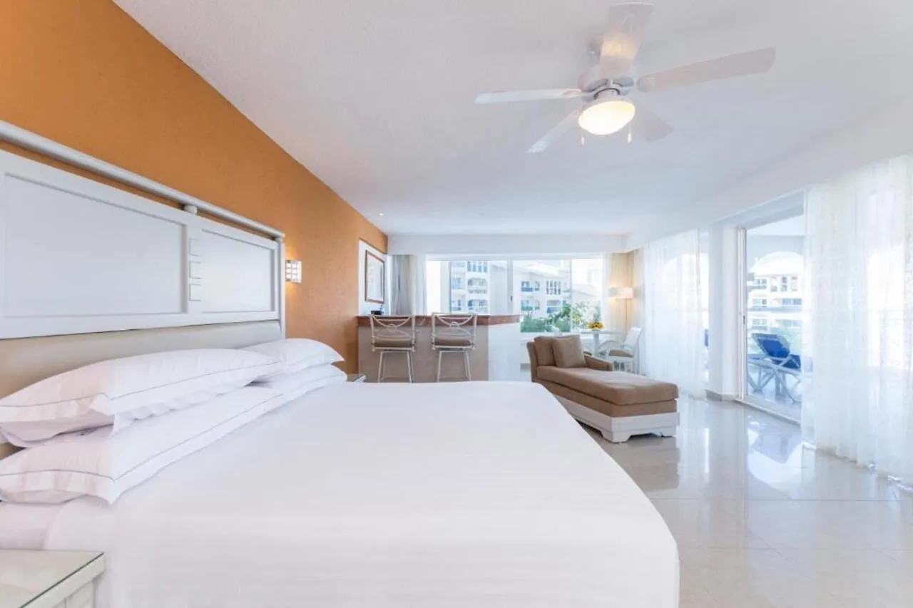 Barcelo Costa Cancun - Все включено